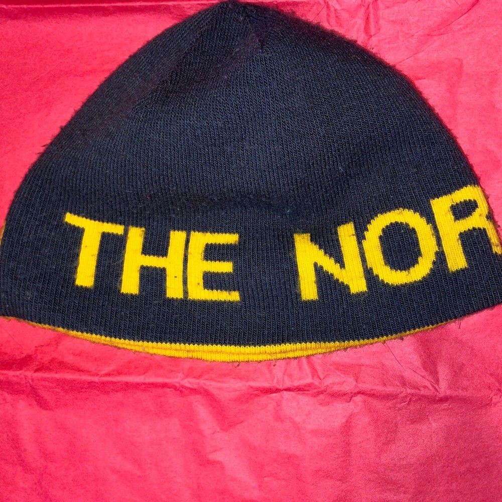 The North Face Kids REVERSIBLE Bright Yellow Beanie w Gray / Yellow on Reverse - Picture 2 of 5